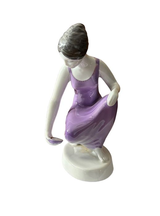 figurka Kobieta w sukni Hollohaza vintage  prl retro