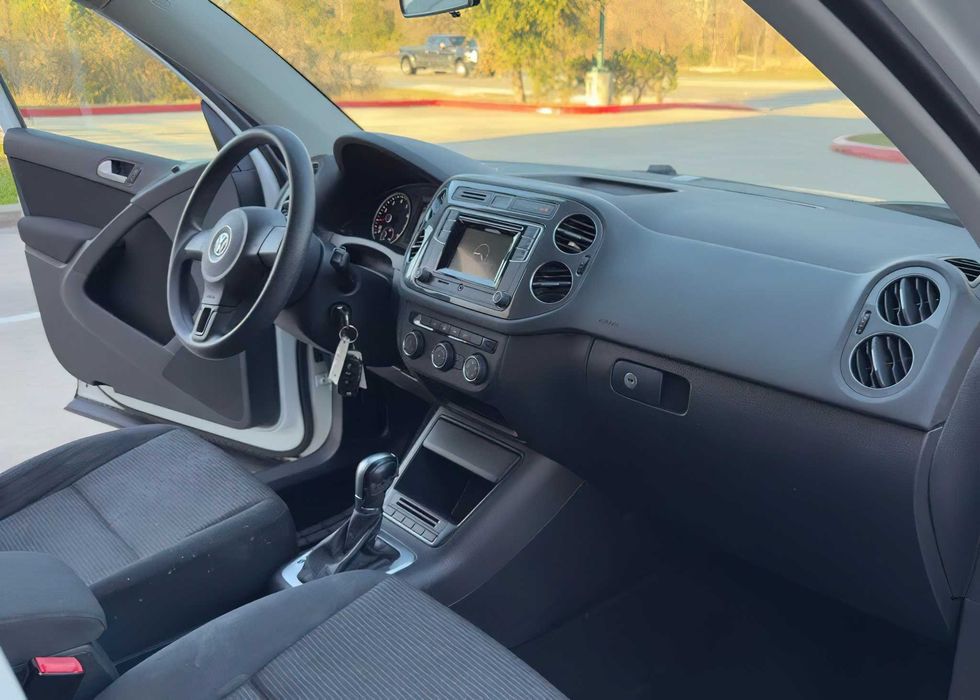 Volkswagen Tiguan      2016