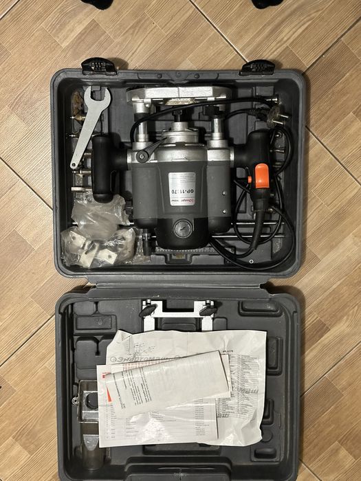 Фрезерний станок ручний