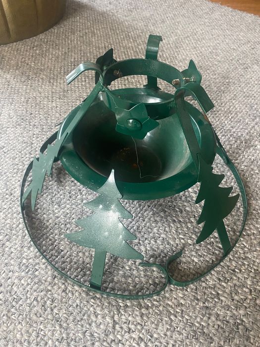 Metalowy stojak na choinkę