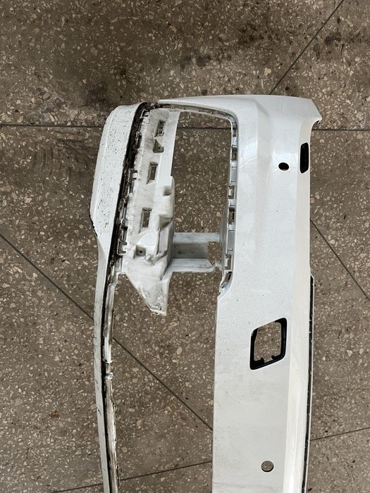 Продам передний бампер на Vw Passat B8