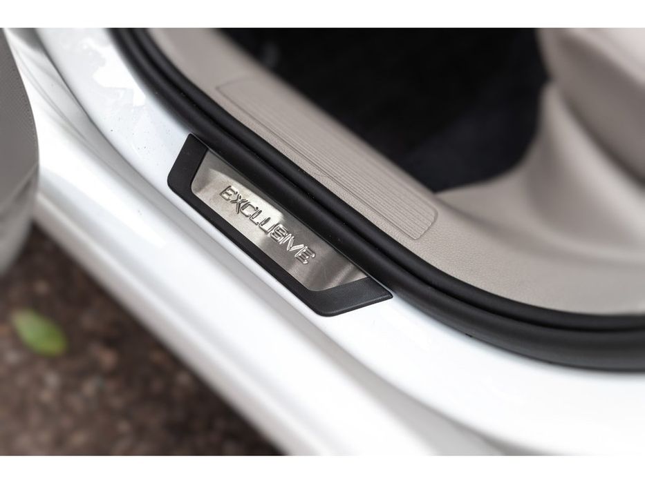 Volkswagen Golf 7/E-Golf 2012-2020 рр. Накладки на пороги Flexill Exclusive (4 шт, нерж)
