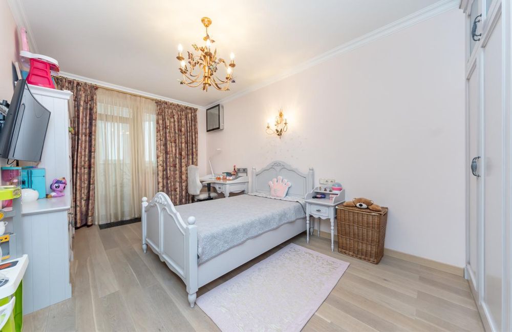 Продаж 3к. вул.Деміївська 13+паркомісце. Дизайнерський ремонт.єОселя