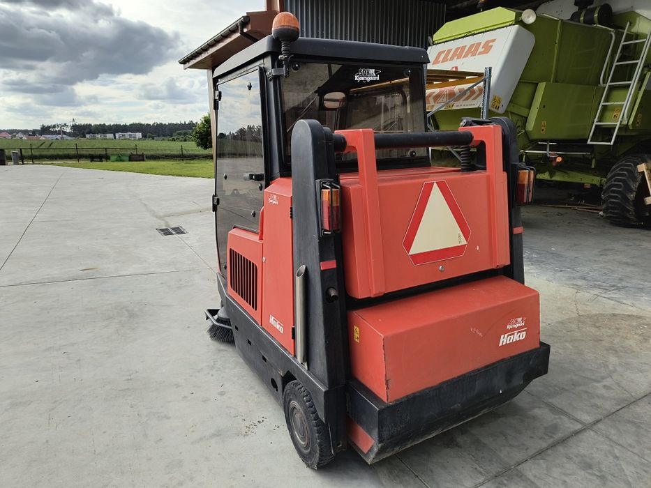 Zamiatarka spalinowa Hako Jonas 1450 D