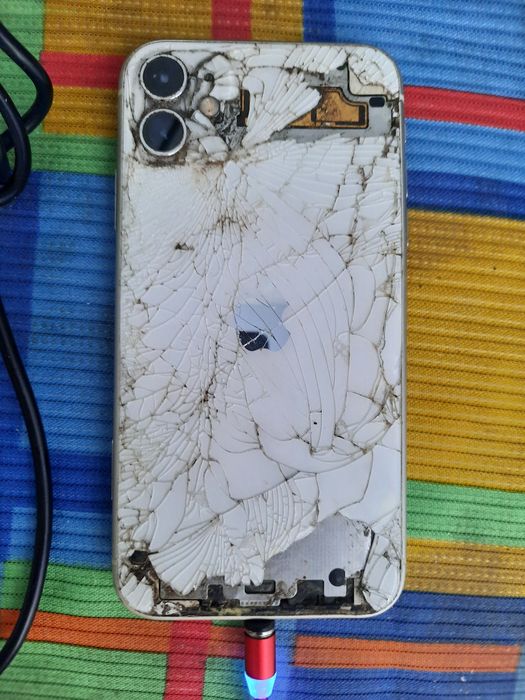 Iphone 11 на запчасти