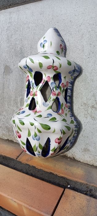 Candeeiros de parede em loiça