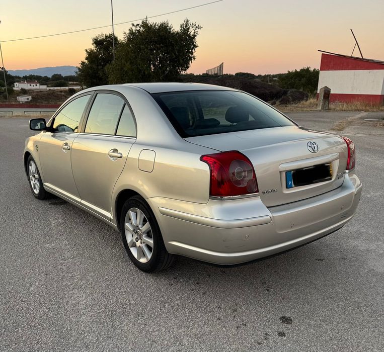 Vendo Toyota Avensis 2.2 D-cat 177cv Nacional 1 dono