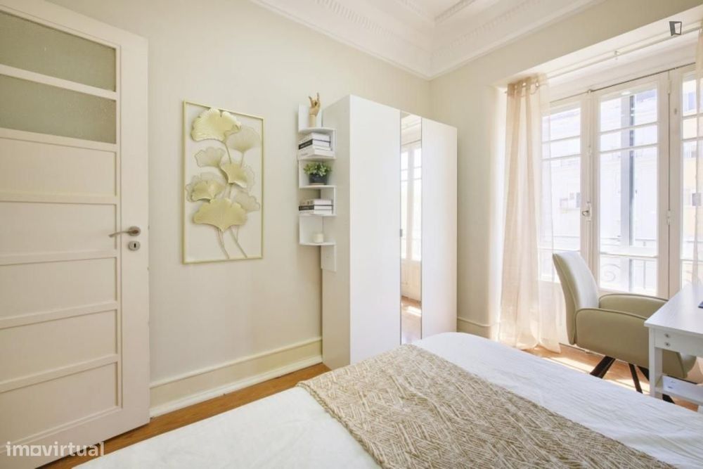 Quarto - localizado em Arroios Lisbon