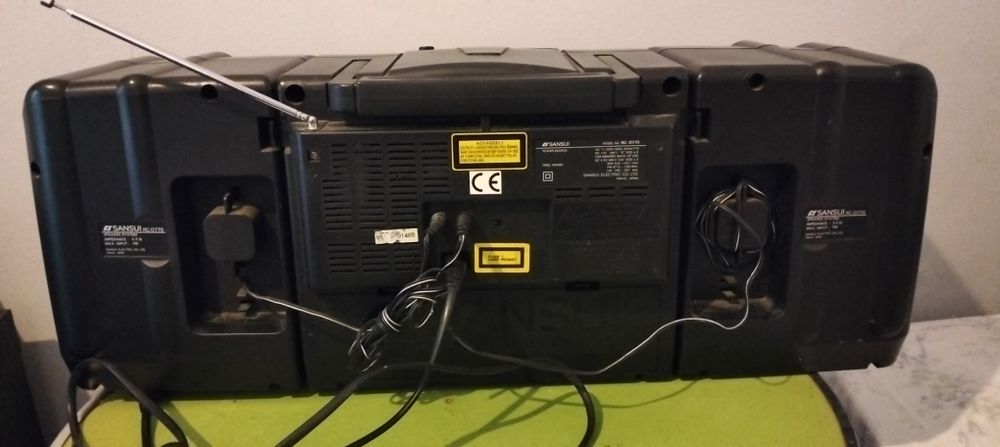 Rádio gravador (boombox) da marca Sansui. (ver desconto no texto)