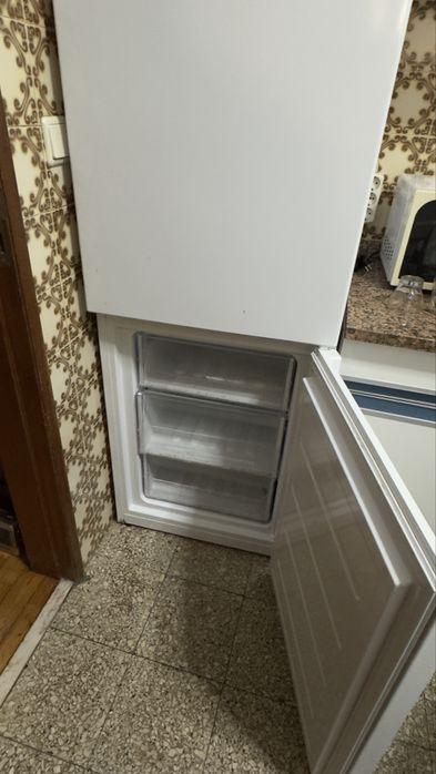 Frigorífico Combinado INDESIT LI7 S1E W