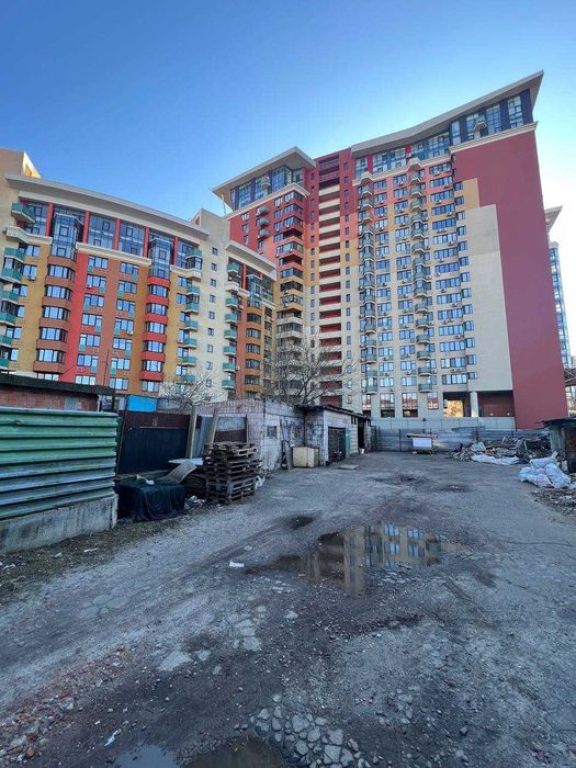 Продам ділянку з проектом під комерцію. м. Київ.