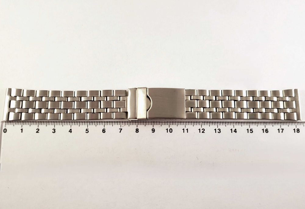 Новые браслеты к часам под ушки на 20 мм. Нержавеющая сталь...
