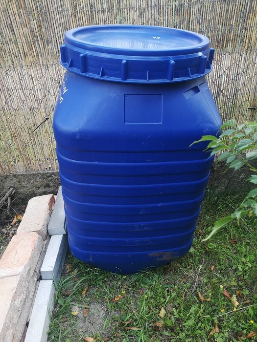 Na sprzedaż beczka plastikowa