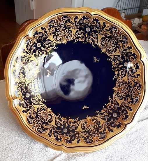 Magnifico prato alemão azul e dourado