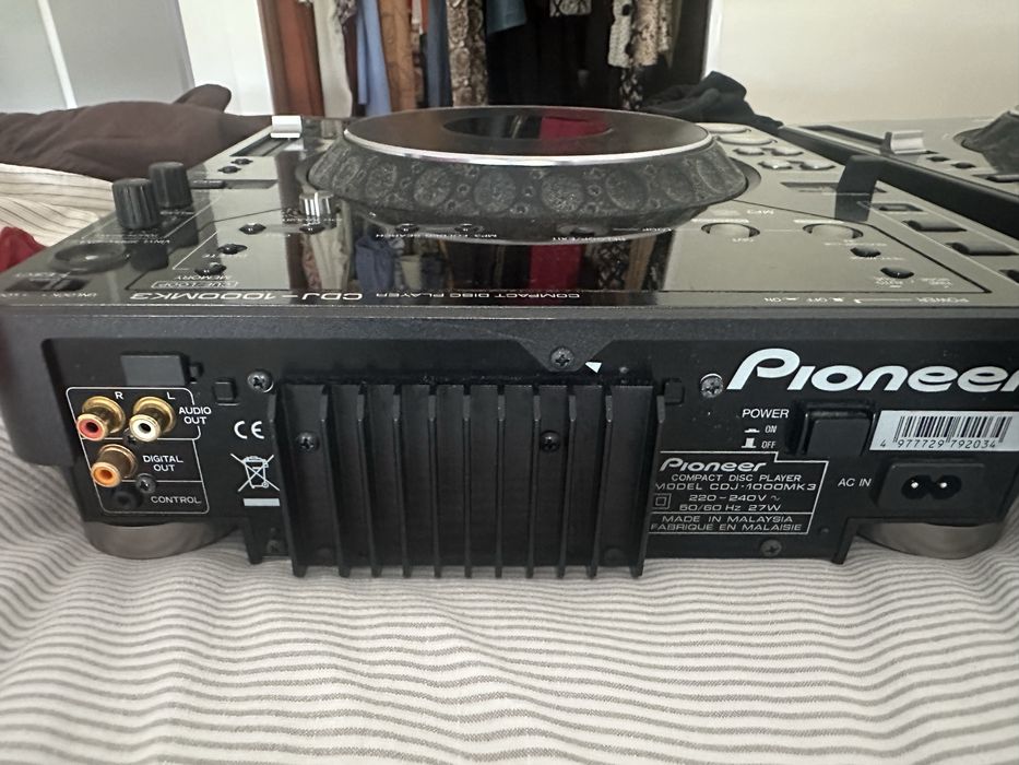 Par de Pioneer CDJ 1000 mk3