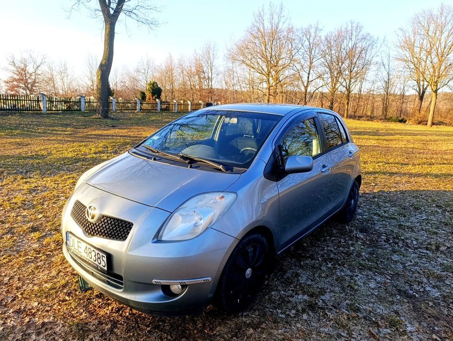 Toyota Yaris Bogato wyposażona Toyota Yaris .Prywatnie. Spalanie 5L