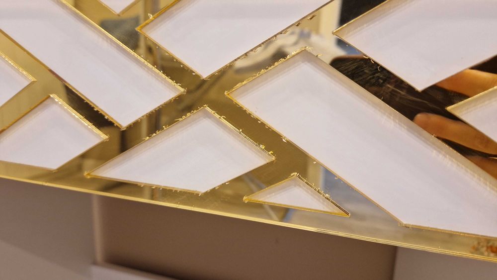 Toaletka/biurko z lustrzanym dekorem