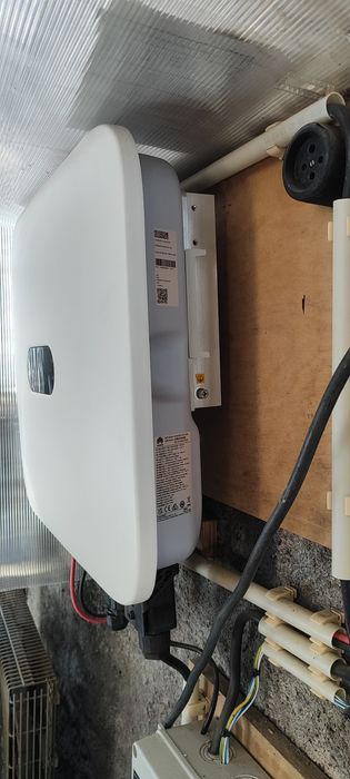 Inversor solar híbrido Huawei trifásico