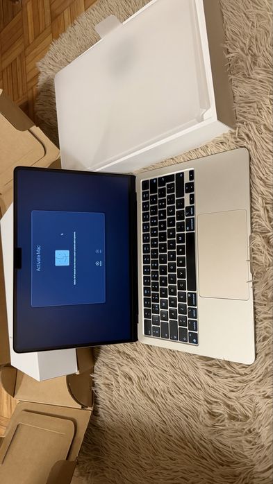 MacBook Air 13” M3 8GB / 256GB – Garantia + Caixa Original