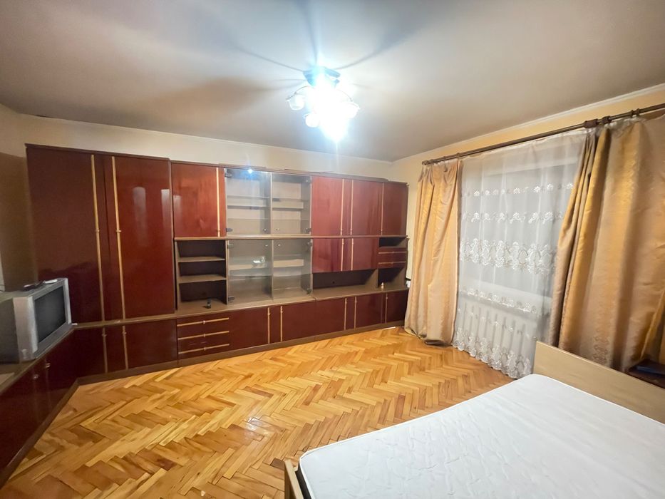 Оренда просторої кімнати