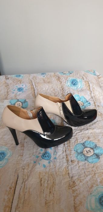 Śliczne czułenka lakierowane na szpilce, nowe. Idealne na jesień.