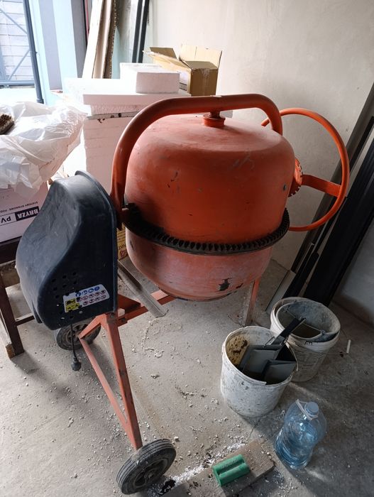 Продам бетонозмішувач