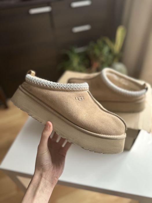 kapcie UGG Tazz II