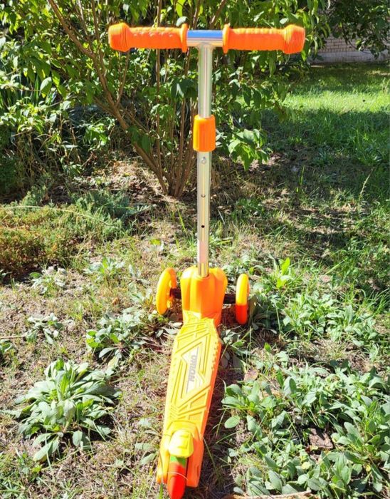 Дитячий триколісний самокат, стан ідеальний