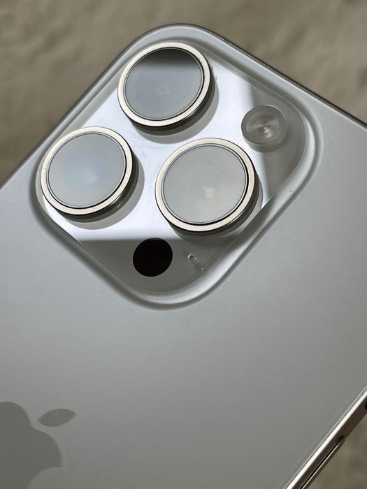 iPhone 15 Pro 128GB - bardzo dobry stan -bateria 86%