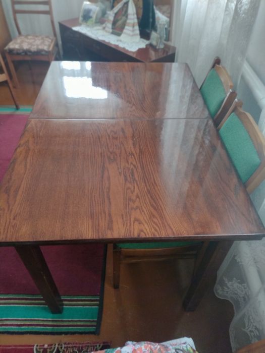 Стіл обідній дерев'яний