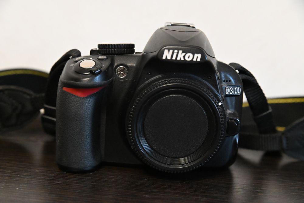 Камера Nikon D3100
