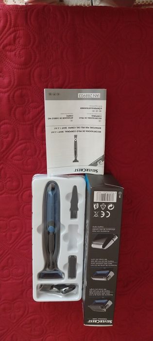 Máquina de aparar pelos corporais e barba