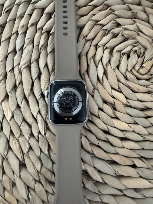 Смарт годинник б/у  в гарному стані