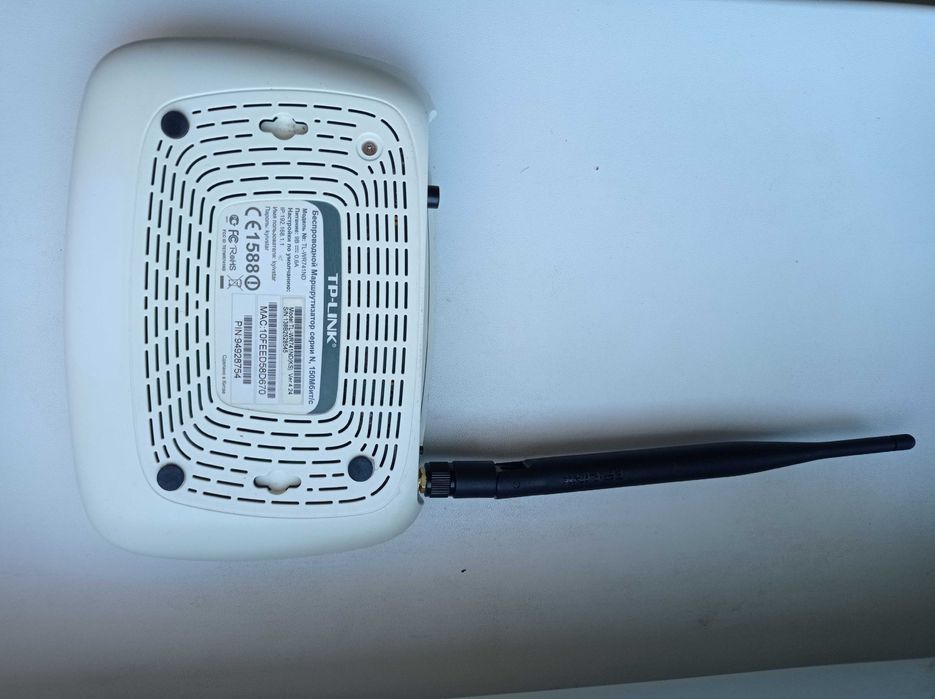 Wi-Fi роутер TP Link TL-WR 741ND + переходник для работы без света