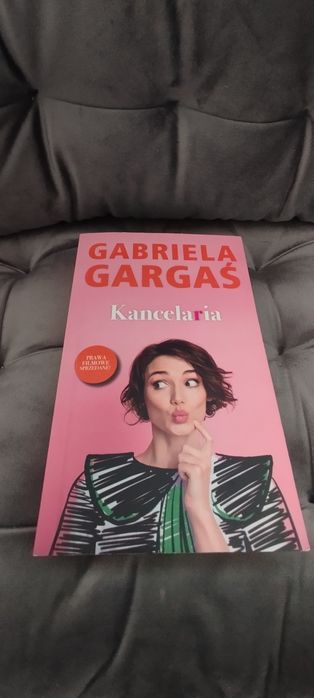 Kancelaria/Kancelaria Bałagan w papierach