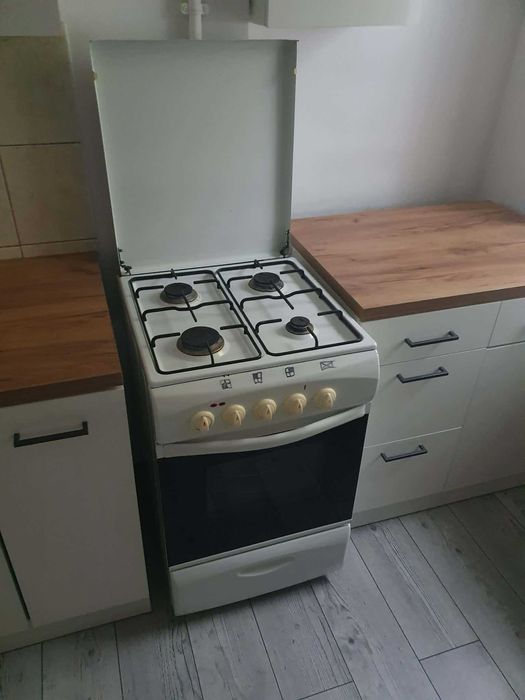 kuchenka gazowa z piekarnikiem