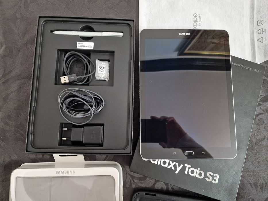 Tablet Samsung Galaxy Tab S3 9,7" + S Pen + Capa Teclado + Acessórios