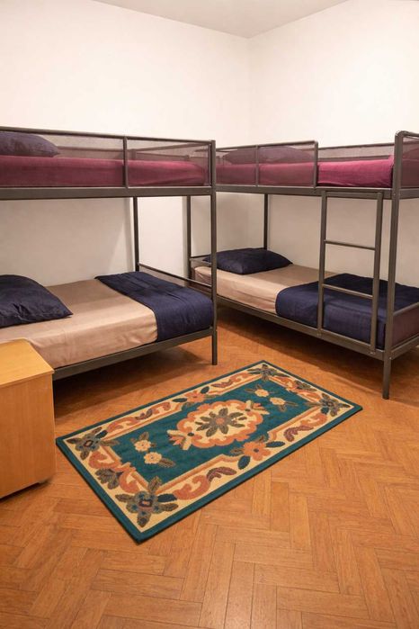 Beliches metálicos cinza IKEA