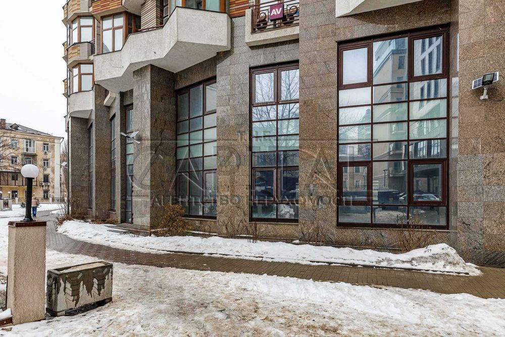 Продаж комерції фасад 684 м² | Богдана Хмельницького | Центр