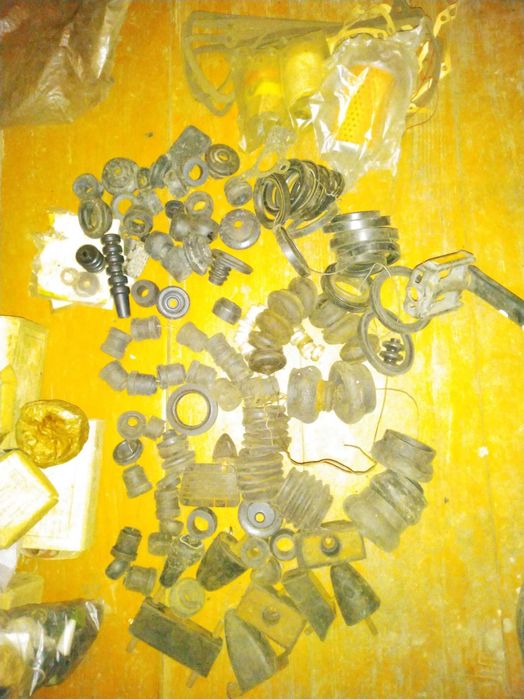 Зачасти Москвич тільки що на фото.