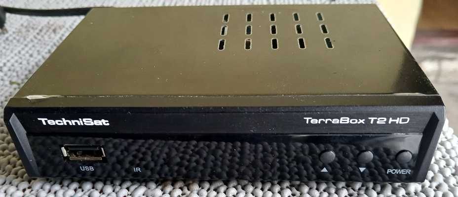 Tuner, dekoder TechniSat TerraBox T2 HD, sprawny z pilotem