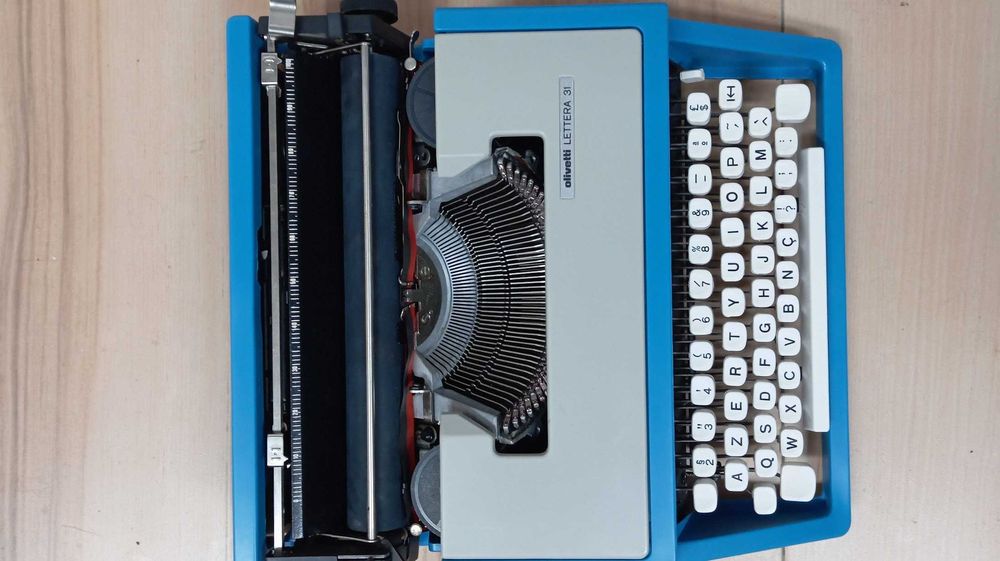 Máquina de escrever  Olivetti
