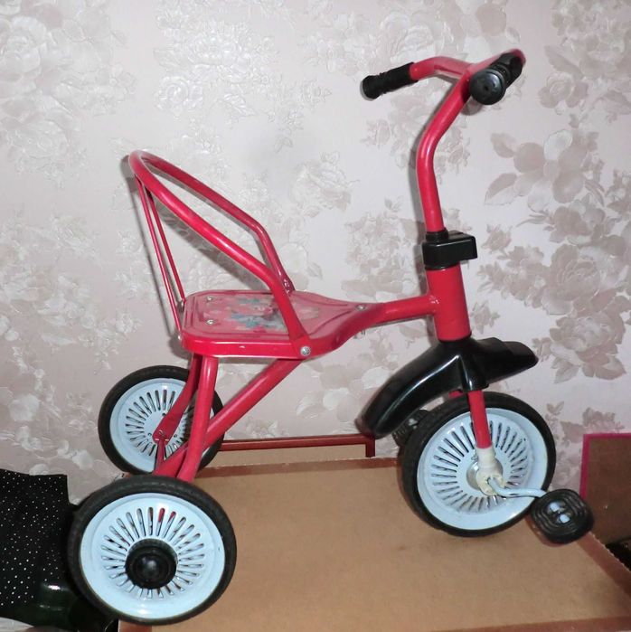 Детский трехколесный велосипед  до 4лет