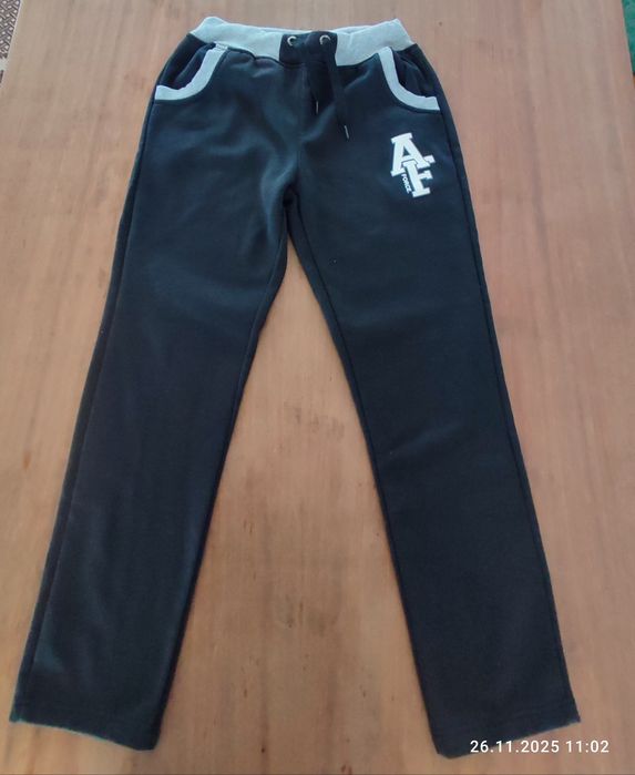 Спортивні жіночі штани