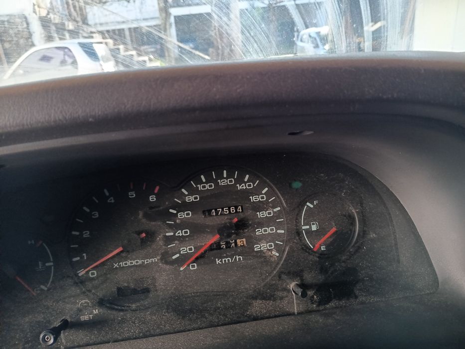 Vendo jeep SangYong. Motor merced, tração  4 rodas, 147 564km. Um dono