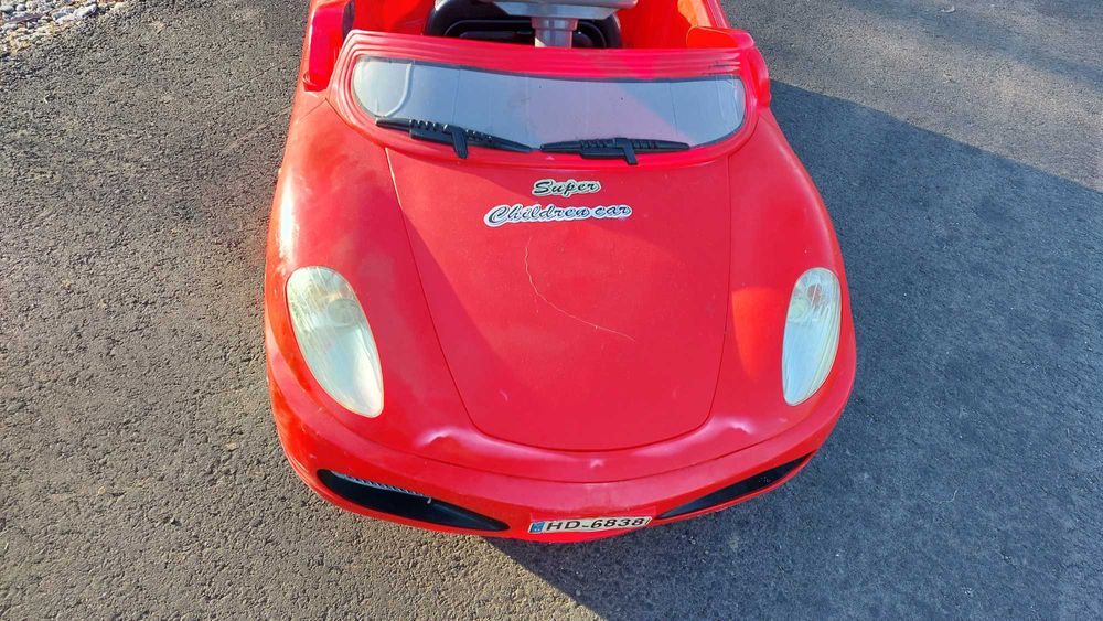 Duże auto Ferrari kabriolet dla dziecka