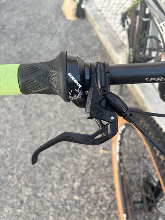 Cannondale F-Si Carbon Lefty – Tamanho M – Totalmente revista