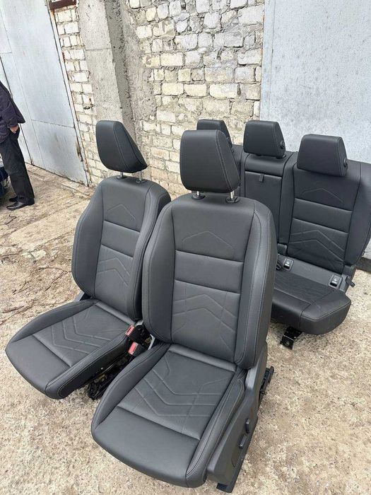 BMW X1 U11 салон сидіння  карти обшивка бмв х1 ю11 Розборка