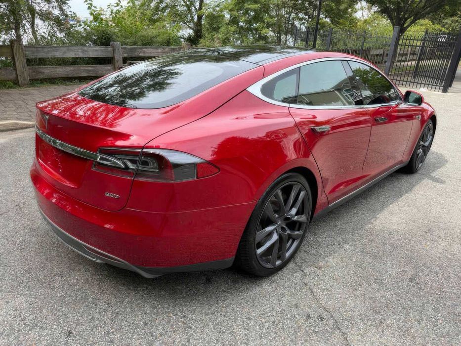Tesla Model S 90D      2016
