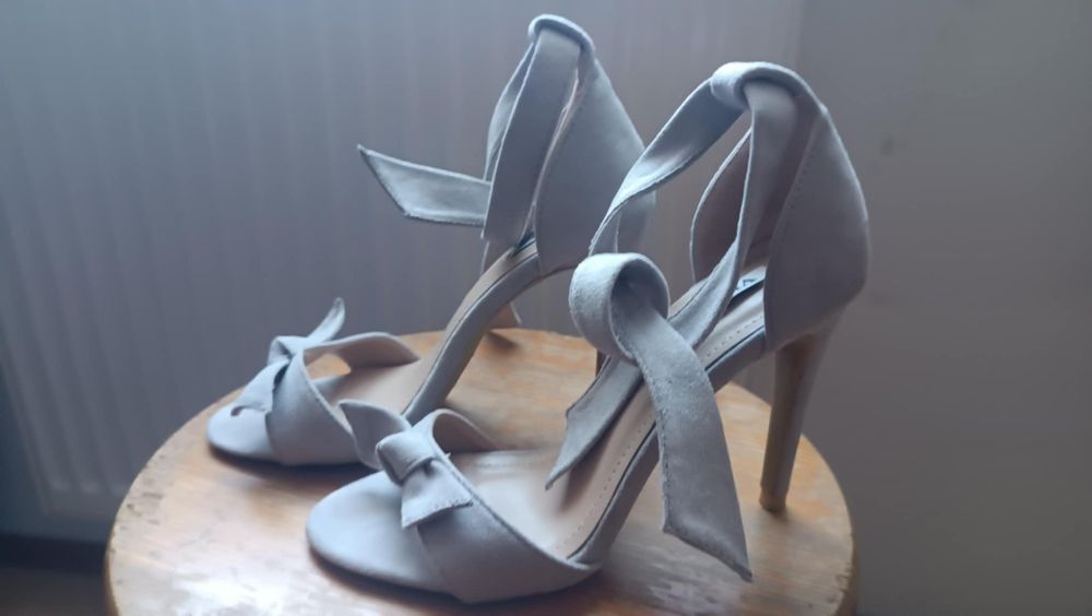 Sprzedam piękne buty damskie